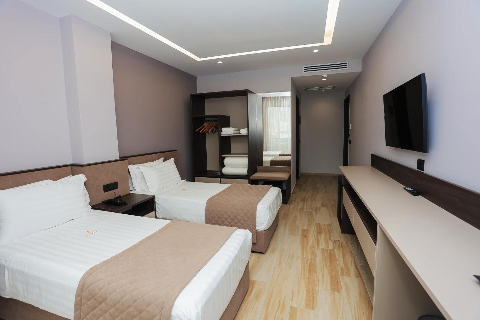 Joelle Premium Hotel Sarande Exterior photo