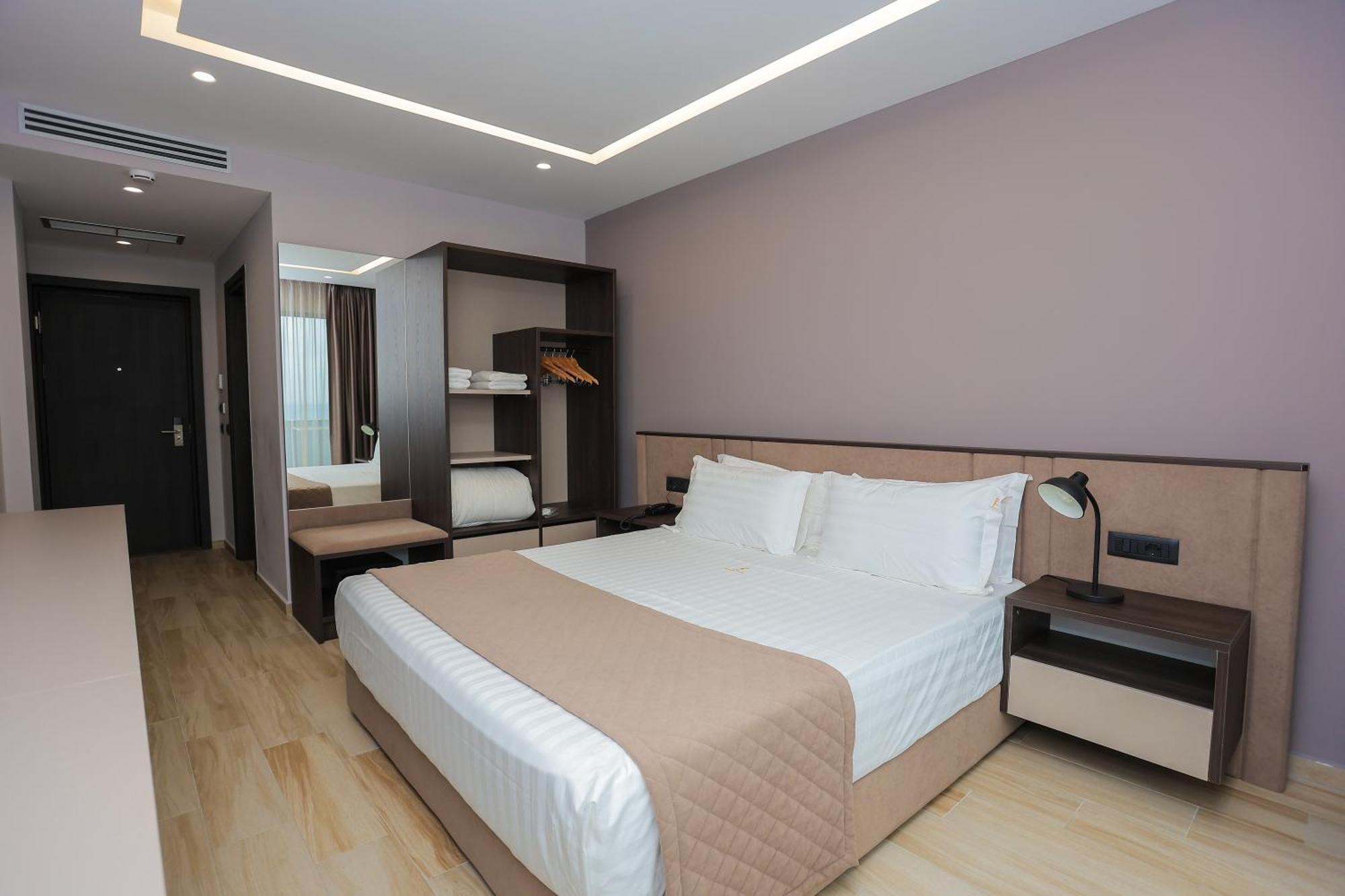 Joelle Premium Hotel Sarande Exterior photo