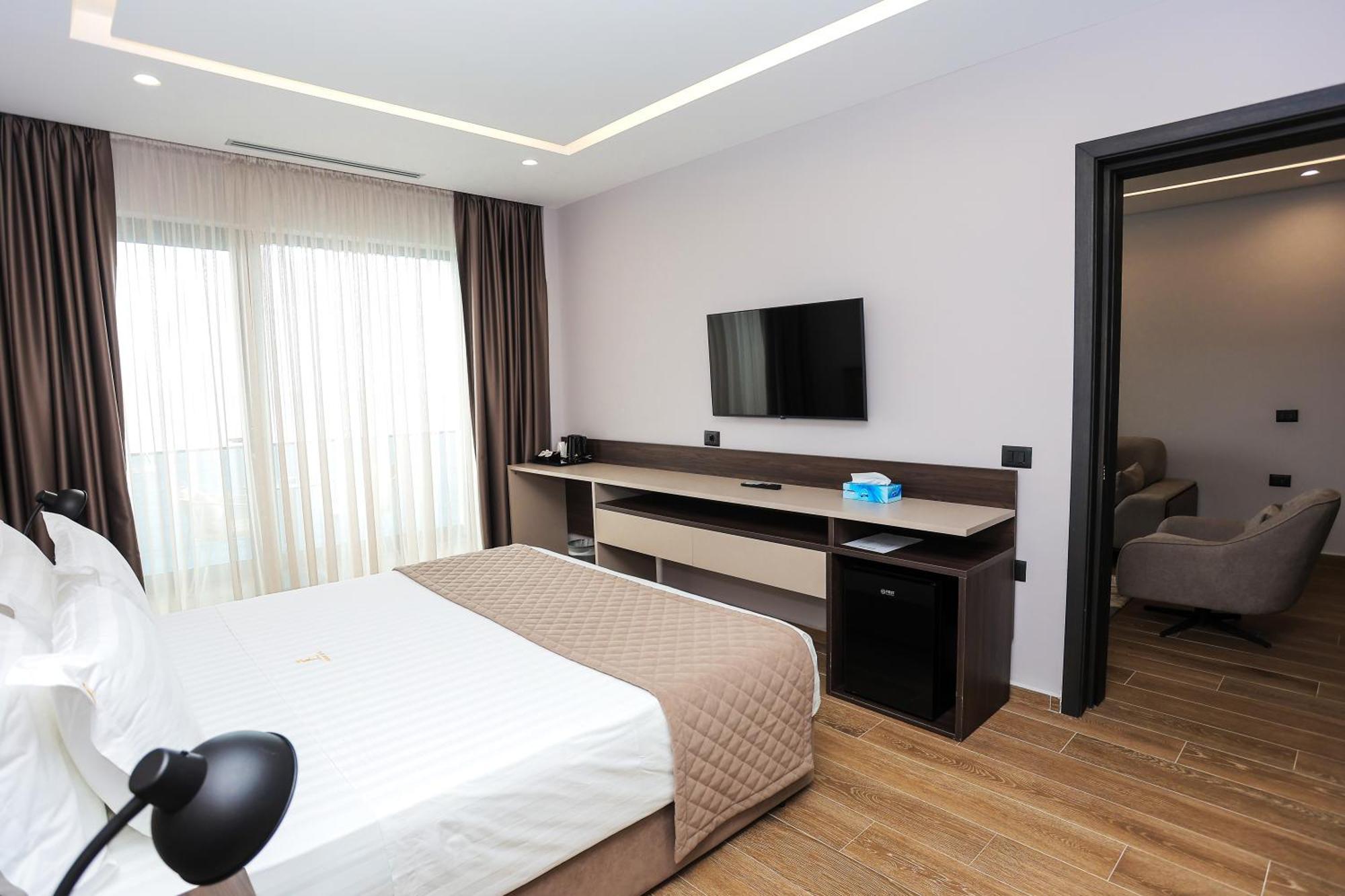 Joelle Premium Hotel Sarande Exterior photo