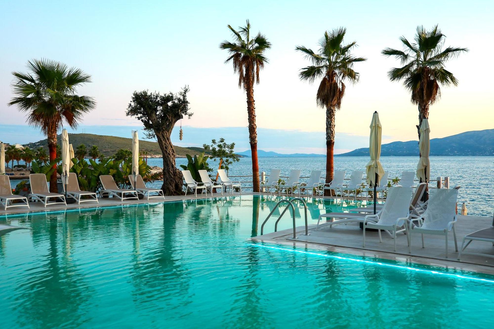 Joelle Premium Hotel Sarande Exterior photo
