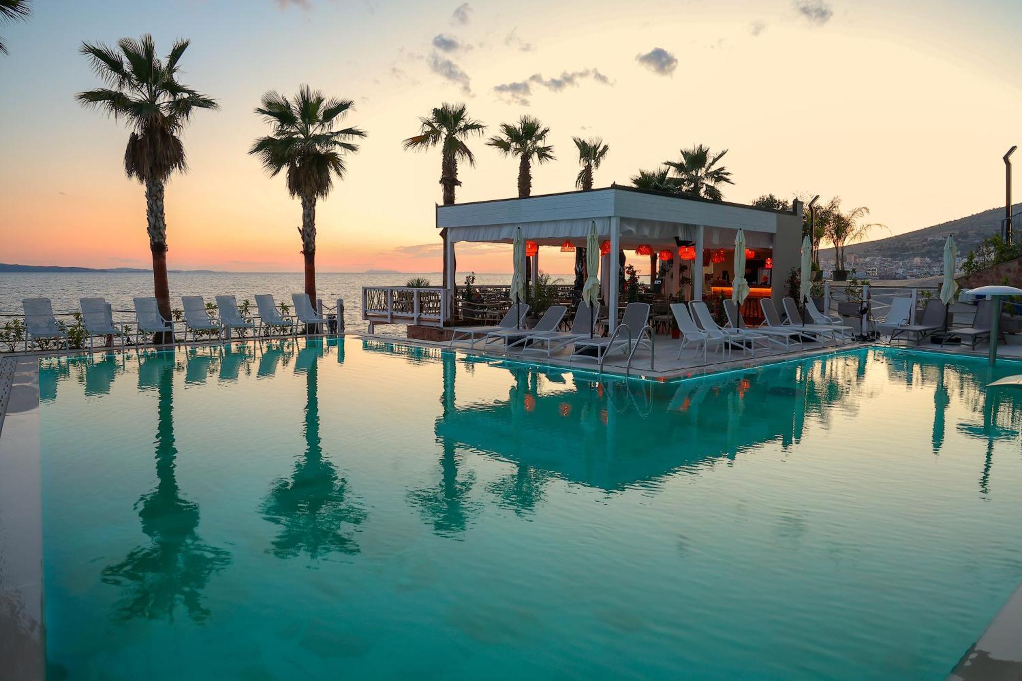Joelle Premium Hotel Sarande Exterior photo