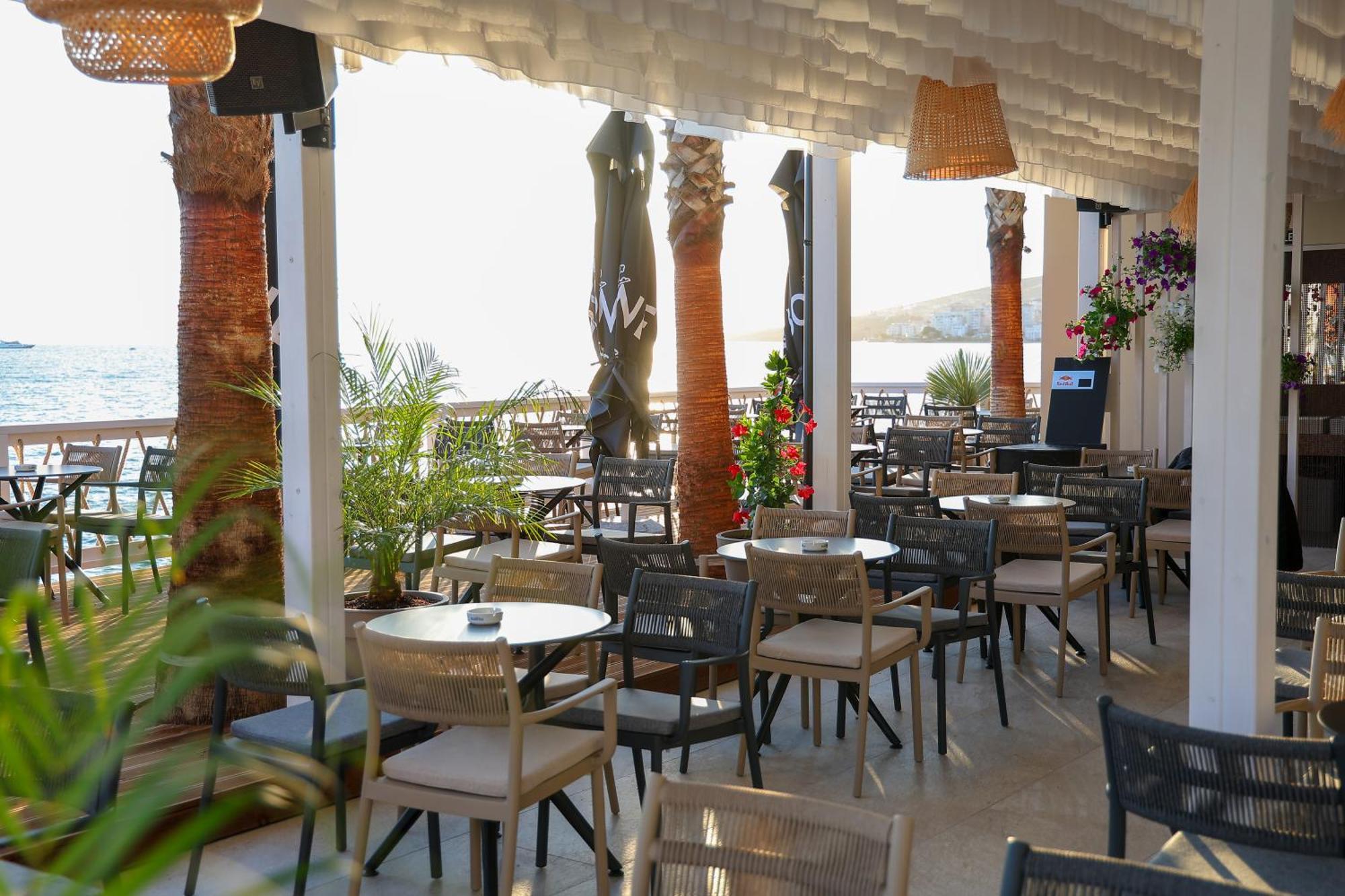 Joelle Premium Hotel Sarande Exterior photo